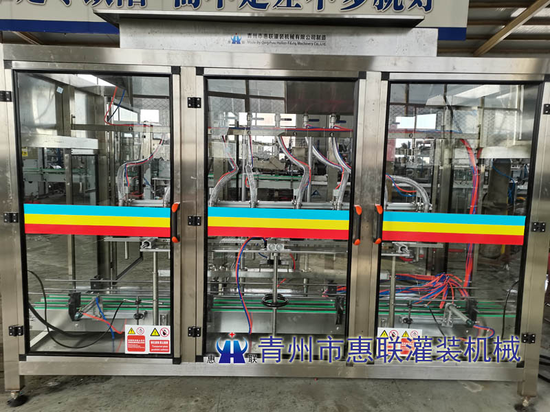 大桶汽車尾氣處理液灌裝機